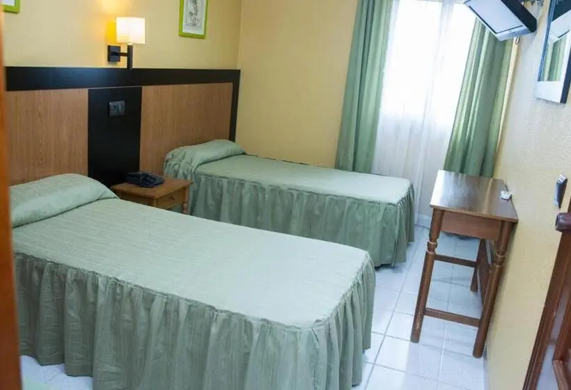 スタンダードルーム, Hostelería La Palmera De Miajadas Sl