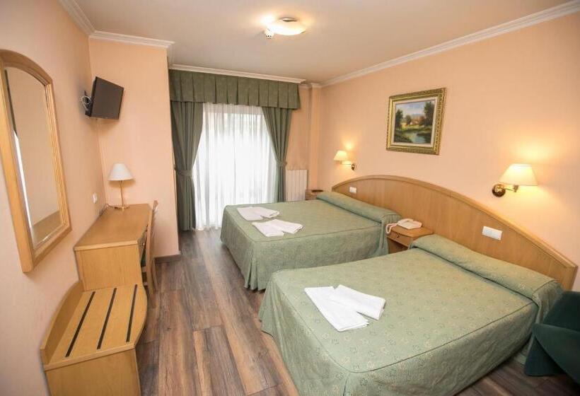 Quarto Triplo Estandar com Sacada, Payro