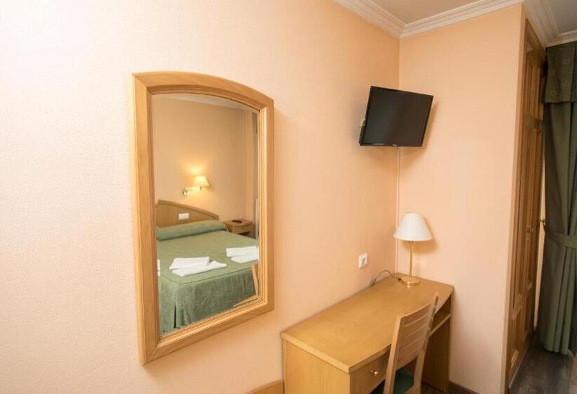 Quarto Triplo Estandar com Sacada, Payro