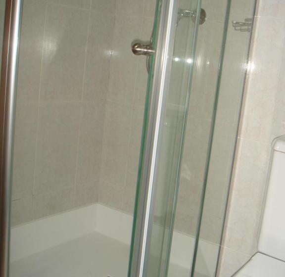 Quarto Estandar Individual, Payro