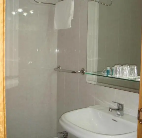 Standard Single Room, Payro