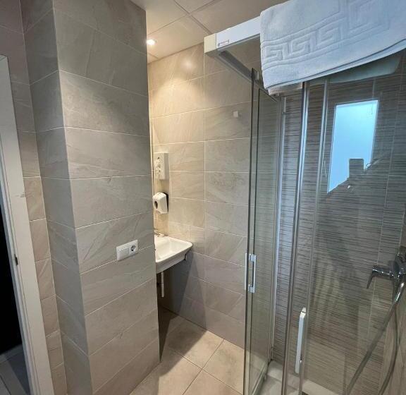 اتاق استاندارد چهار تخته, Hostel A2c