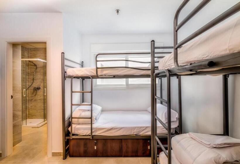 اتاق خانوادگی, Hostel A2c