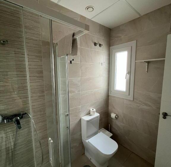 اتاق خانوادگی, Hostel A2c