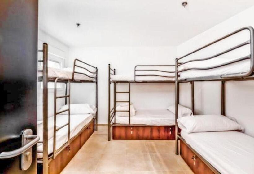 اتاق خانوادگی, Hostel A2c