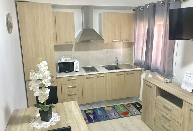 آپارتمان 1 خوابه, Apartamentos Giuliano