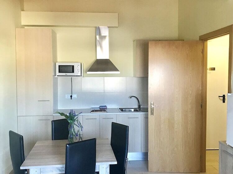 آپارتمان 1 خوابه, Apartamentos Giuliano