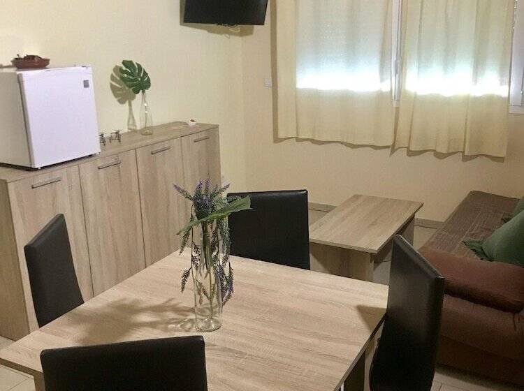 Апартаменты 1 Спальня, Apartamentos Giuliano