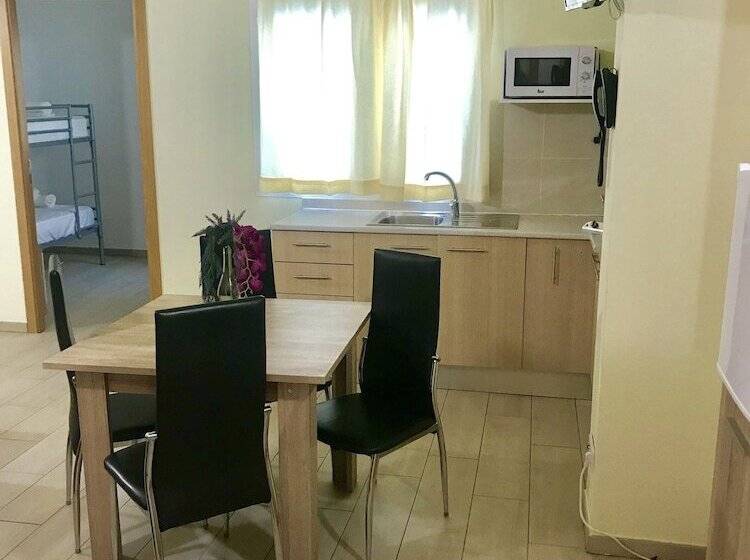 آپارتمان 2 خوابه, Apartamentos Giuliano