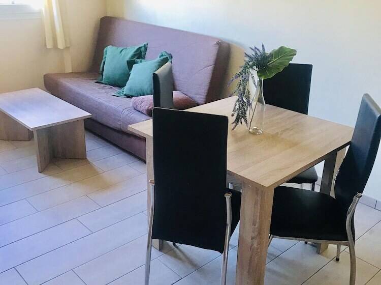 آپارتمان 1 خوابه, Apartamentos Giuliano