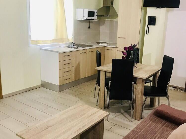 آپارتمان 2 خوابه, Apartamentos Giuliano