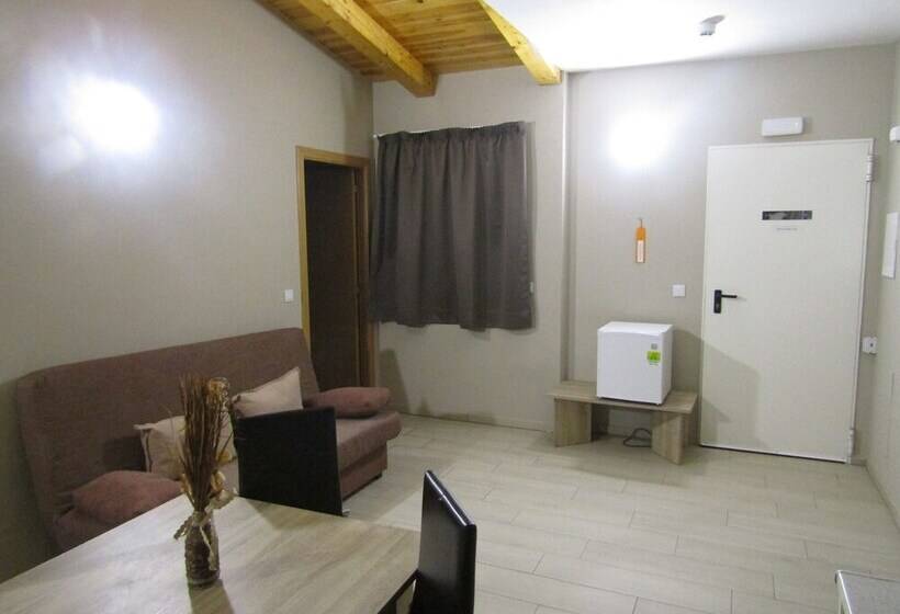 آپارتمان 2 خوابه, Apartamentos Giuliano