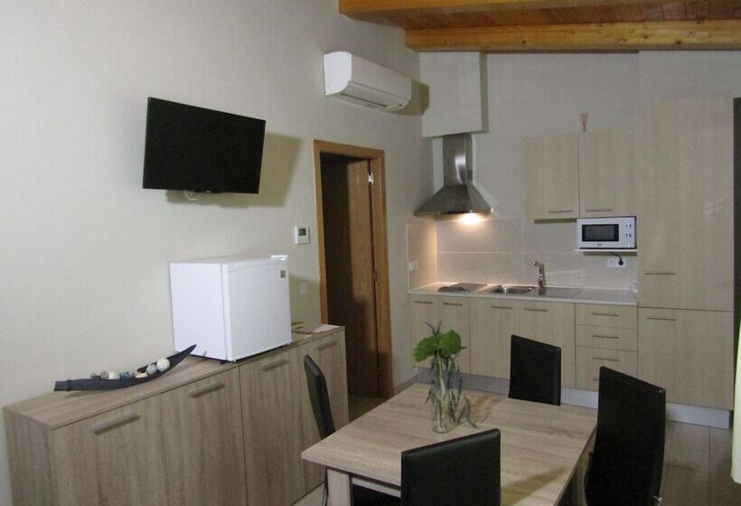 آپارتمان 1 خوابه, Apartamentos Giuliano