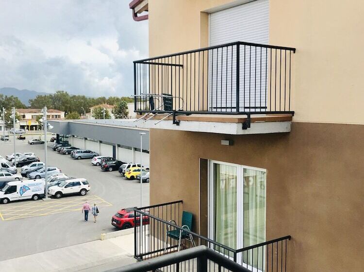 آپارتمان 1 خوابه, Apartamentos Giuliano