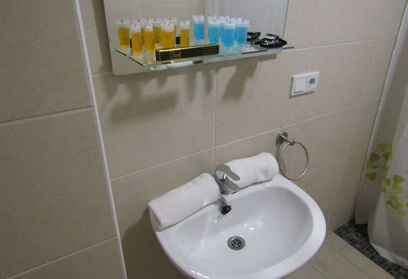 آپارتمان 2 خوابه, Apartamentos Giuliano