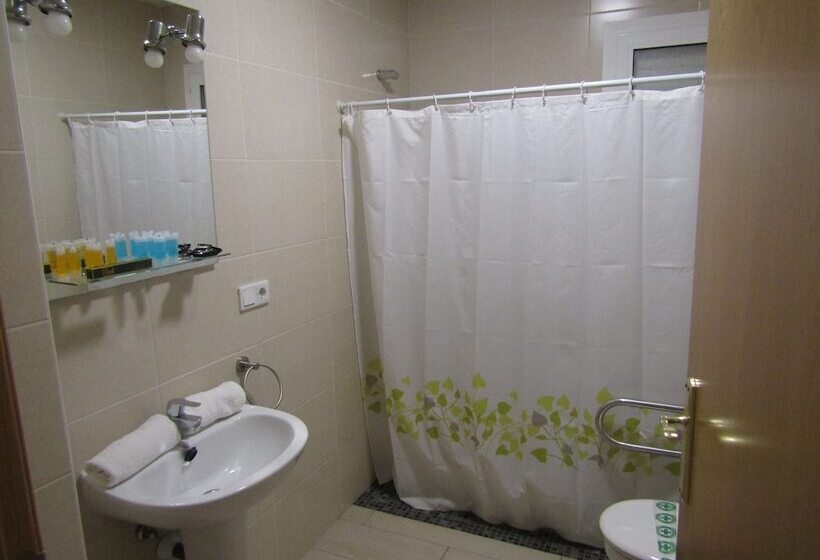 آپارتمان 2 خوابه, Apartamentos Giuliano