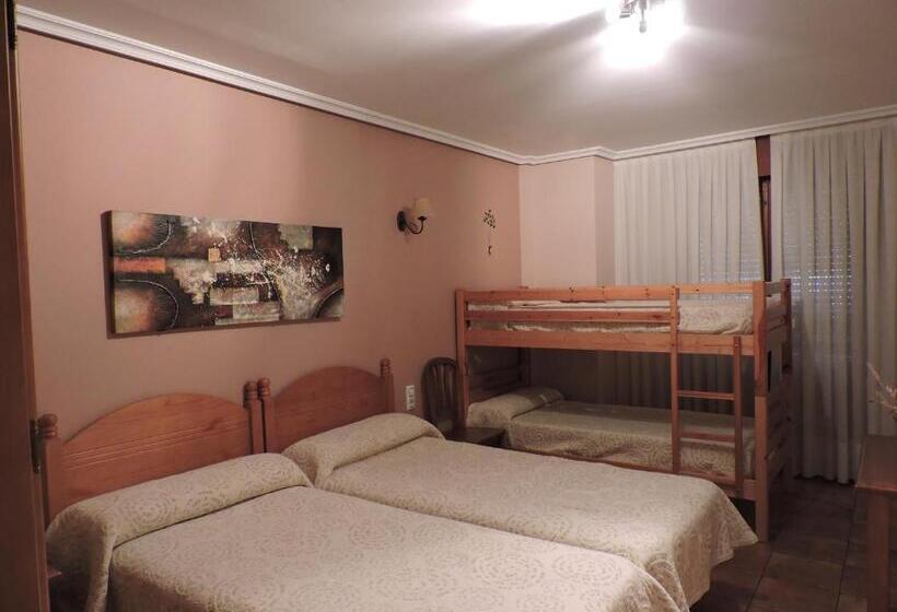 スタンダード４人部屋, Hostal Villa De Navarrete