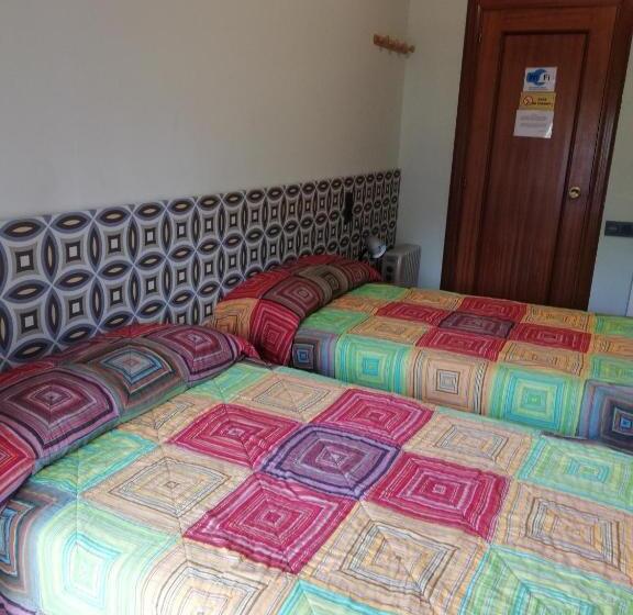 غرفة قياسية حمام مشترك, Pensión La Rioja