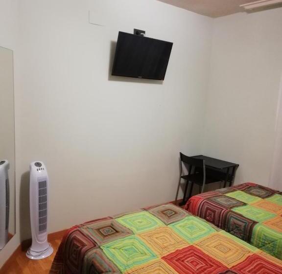 غرفة قياسية حمام مشترك, Pensión La Rioja