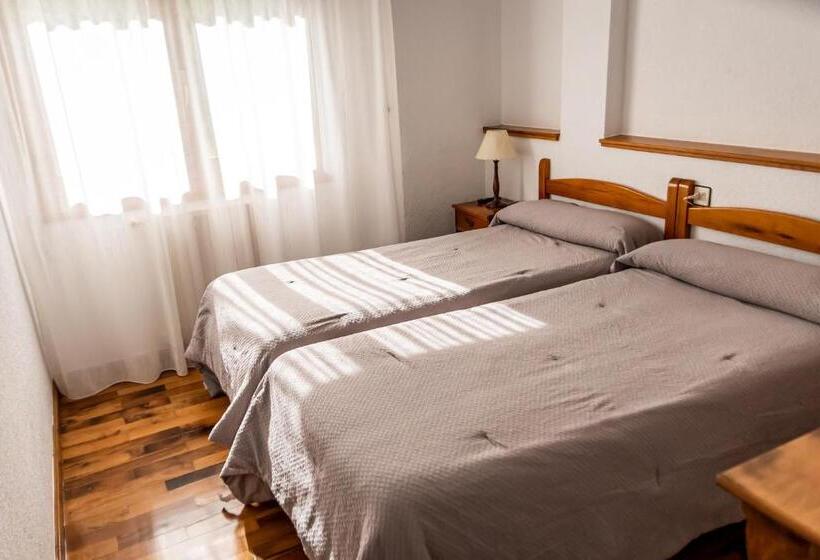 스탠다드 룸, Hostal Restaurante Ventasierra