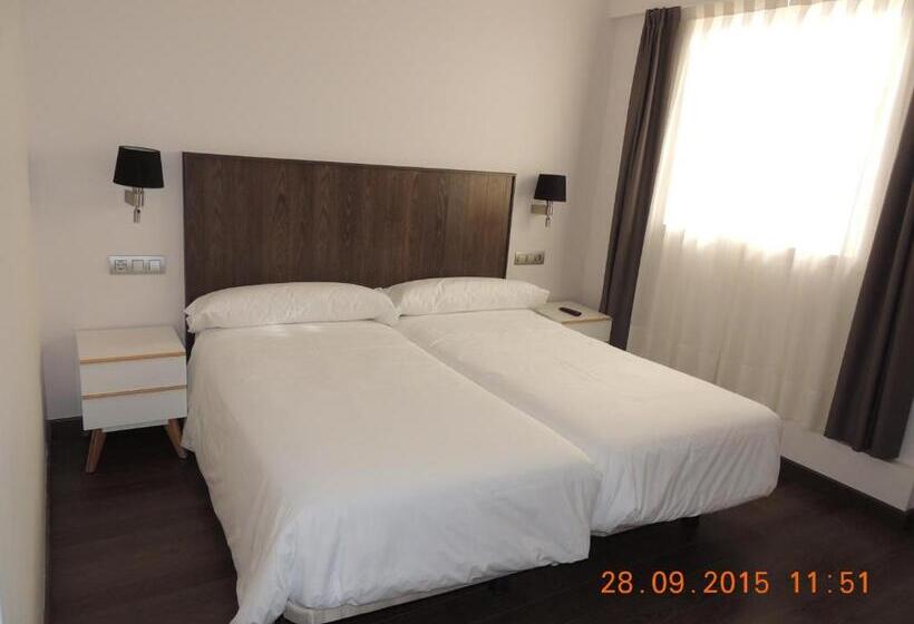 غرفة قياسية ثلاثية, Pensión El Mosquito