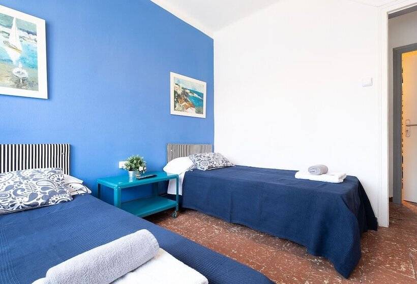 标准间, Fonda Chavarria