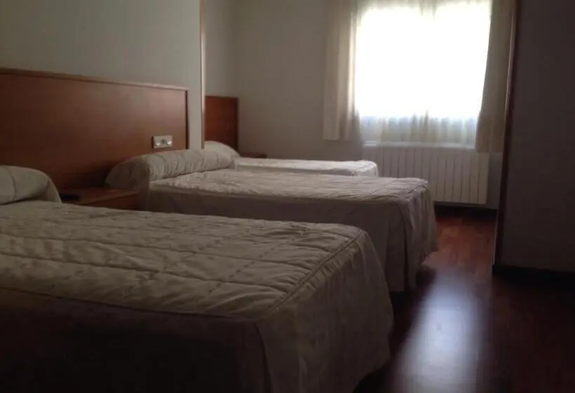 スタンダードトリプルルーム, Hostal El Poligono
