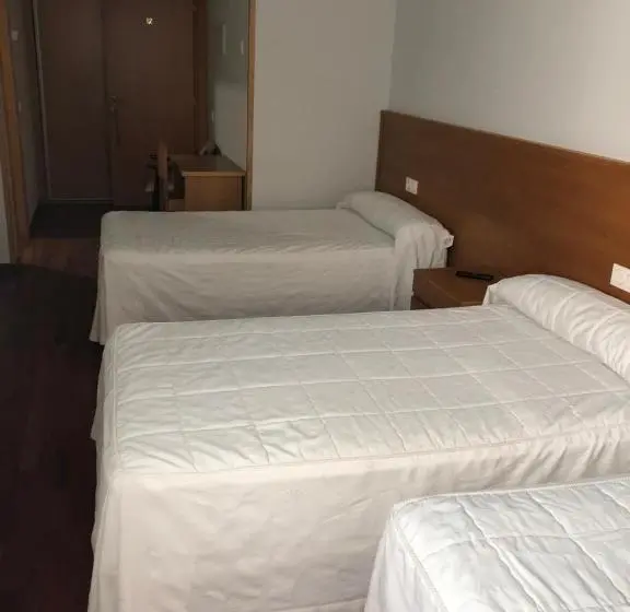 スタンダードトリプルルーム, Hostal El Poligono