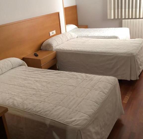 スタンダードトリプルルーム, Hostal El Poligono