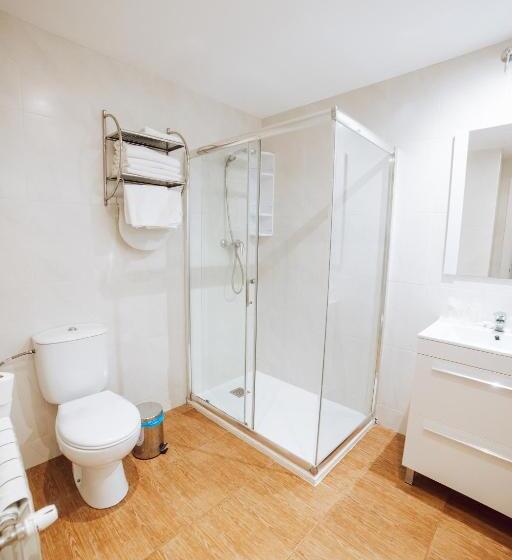 اتاق استاندارد سه نفره, Hostal Pozo