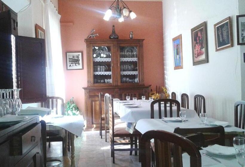 Четырехместный Номер Стандарт с Балконом, Posada Maruja