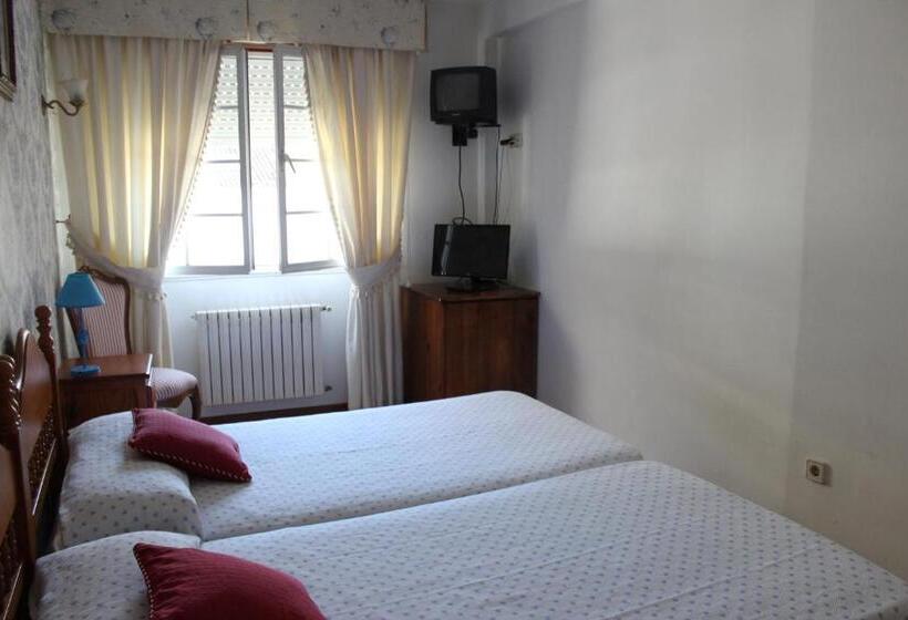 آپارتمان 1 خوابه, A Traíña