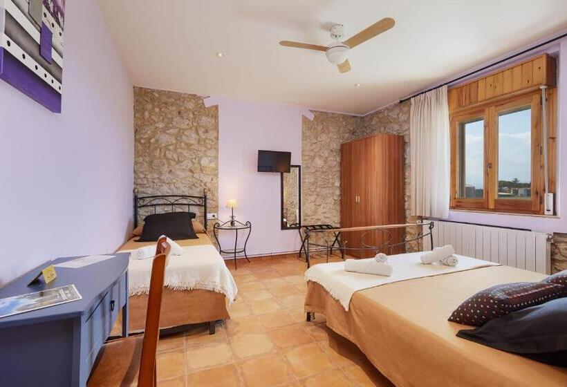 غرفة قياسية ثلاثية, Mas Ribas Turismo Rural