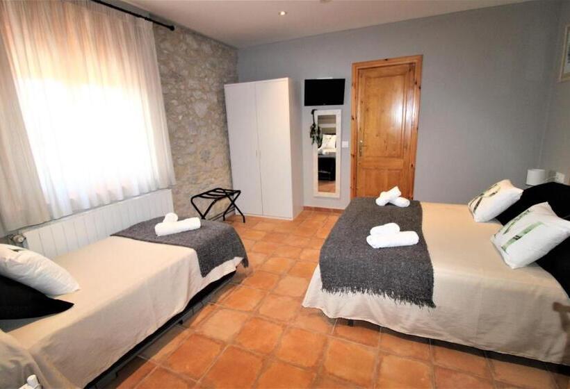 غرفة كومفورت ثلاثية, Mas Ribas Turismo Rural