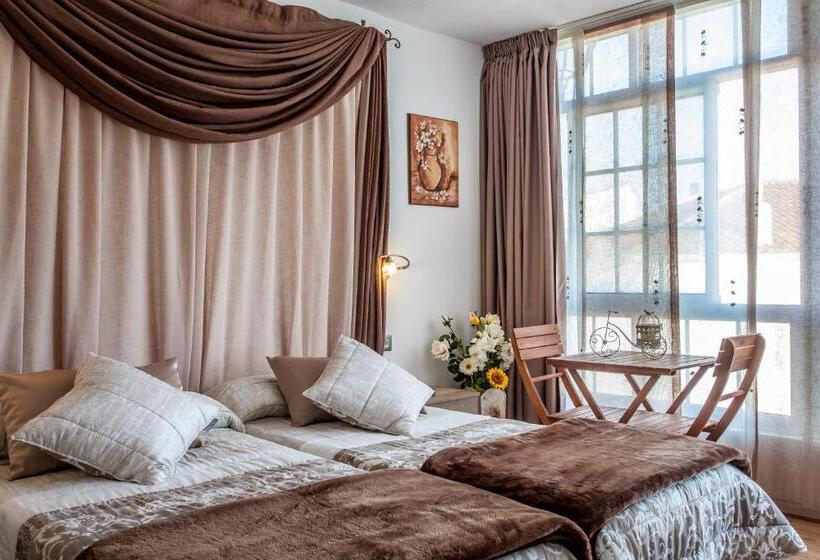 اتاق استاندارد, O Castelo