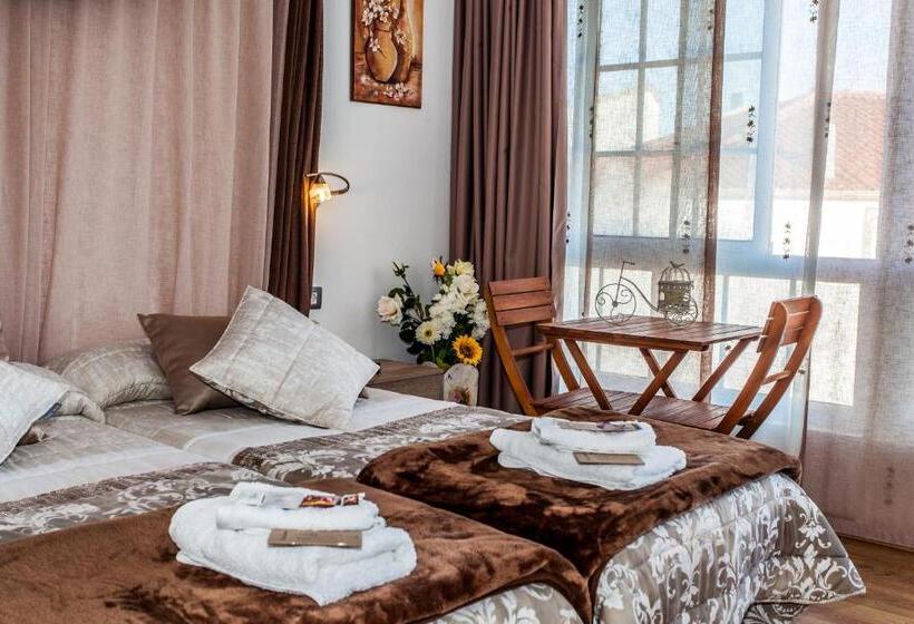 اتاق استاندارد, O Castelo