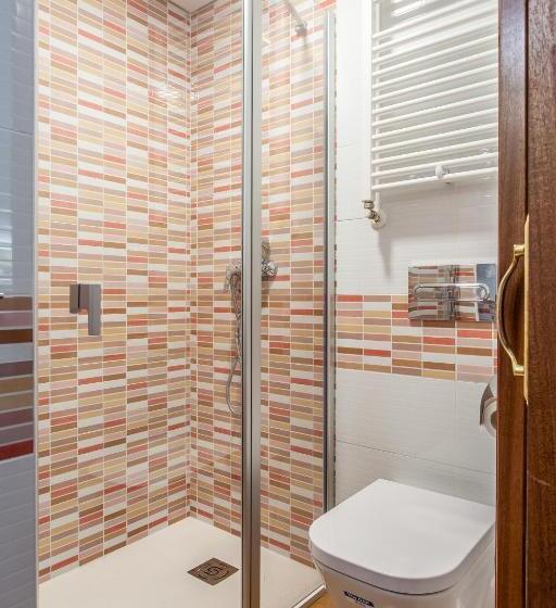 اتاق استاندارد چهار تخته, O Castelo