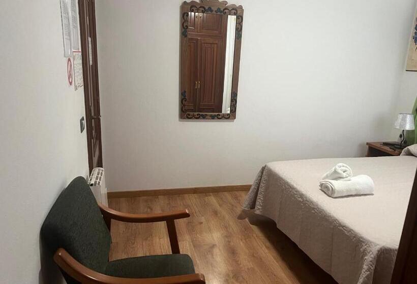 اتاق استاندارد یک نفره, O Castelo