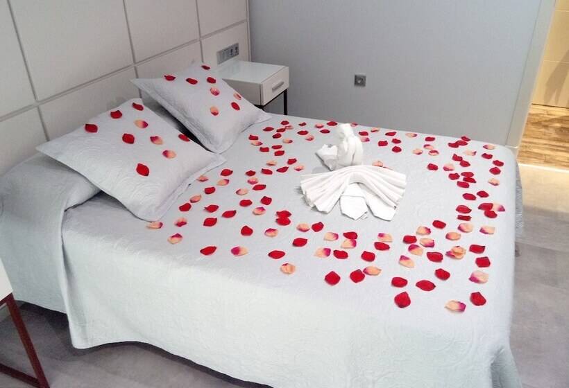 コンフォートルーム, Hostal Loimar