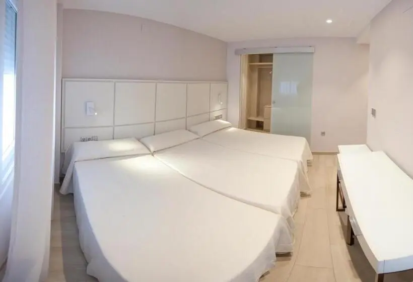 3 Bett Komfort Zimmer, Hostal Loimar