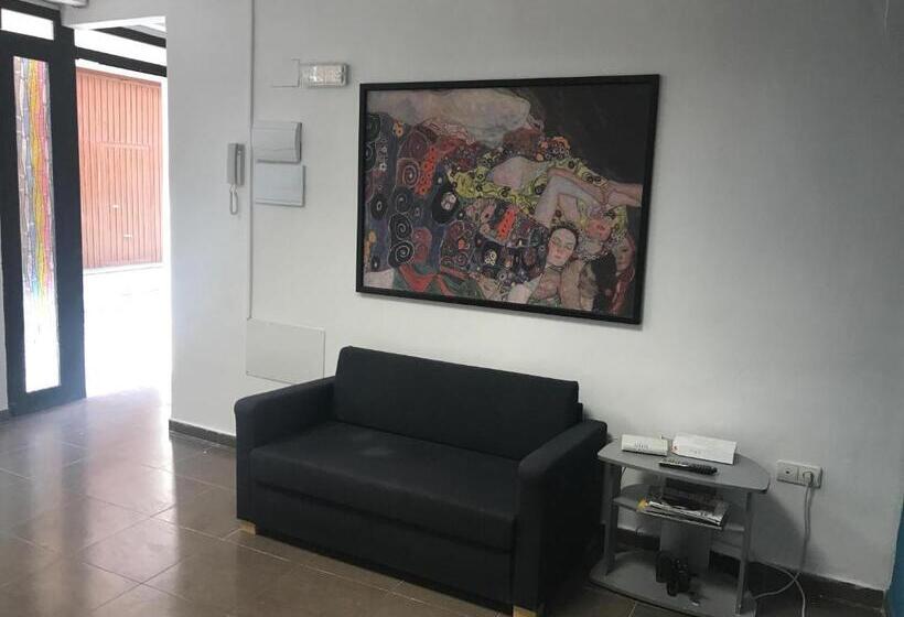 Апартаменты 1 Спальня с Балконом, Sant Pere Apartment