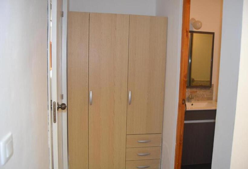 Апартаменты 1 Спальня с Балконом, Sant Pere Apartment