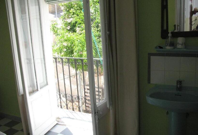 스탠다드 트리픔 룸 공동욕실, Pension El Torreon