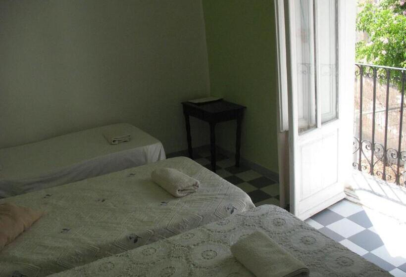 스탠다드 트리픔 룸 공동욕실, Pension El Torreon