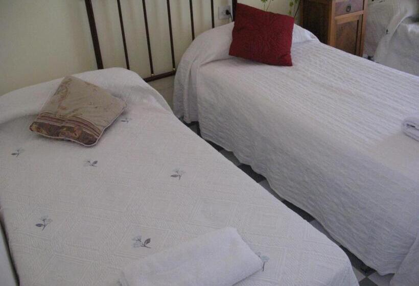 스탠다드 트리픔 룸 공동욕실, Pension El Torreon