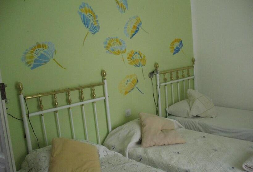 스탠다드 트리픔 룸 공동욕실, Pension El Torreon