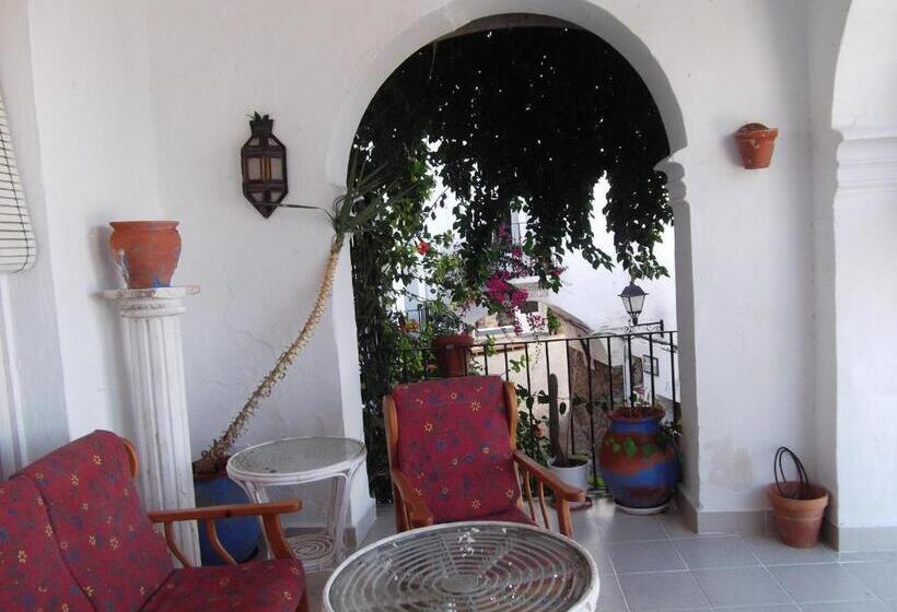 스탠다드 트리픔 룸 공동욕실, Pension El Torreon