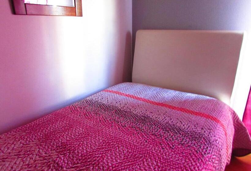 חדר סטנדרט לשלושה, Atcamões