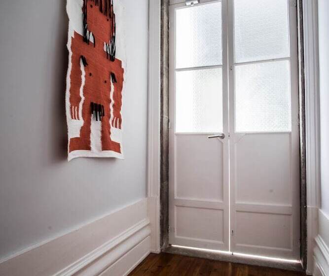 带共用浴室的标准房间, Dona Emília Guest House & Studio Apartment Building