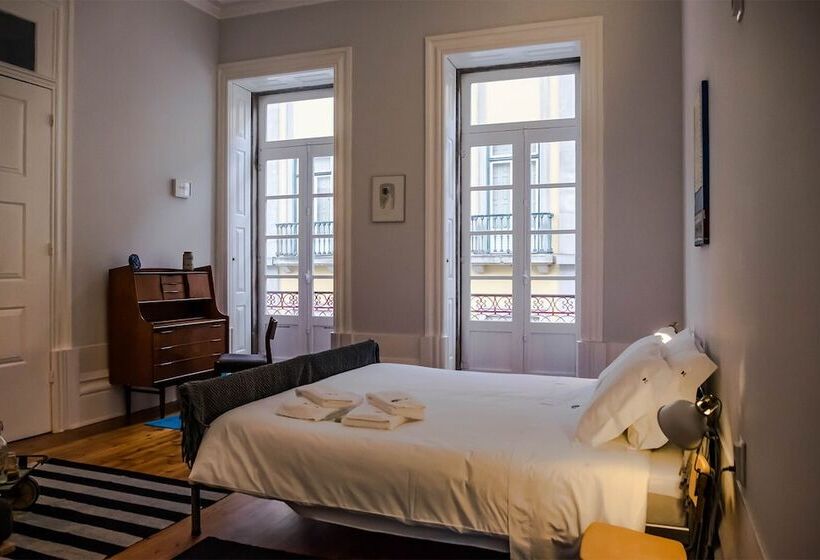 带共用浴室的标准房间, Dona Emília Guest House & Studio Apartment Building